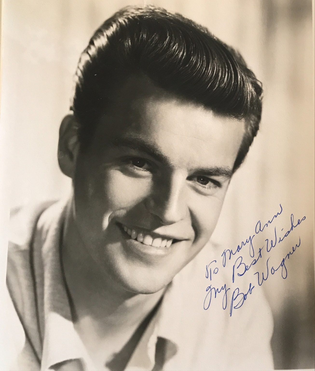 Robert Wagner – Movies & Autographed Portraits Through The Decades