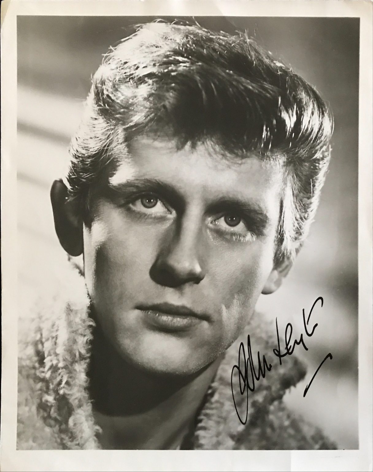 John Leyton - Movies & Autographed Portraits Through The Decades