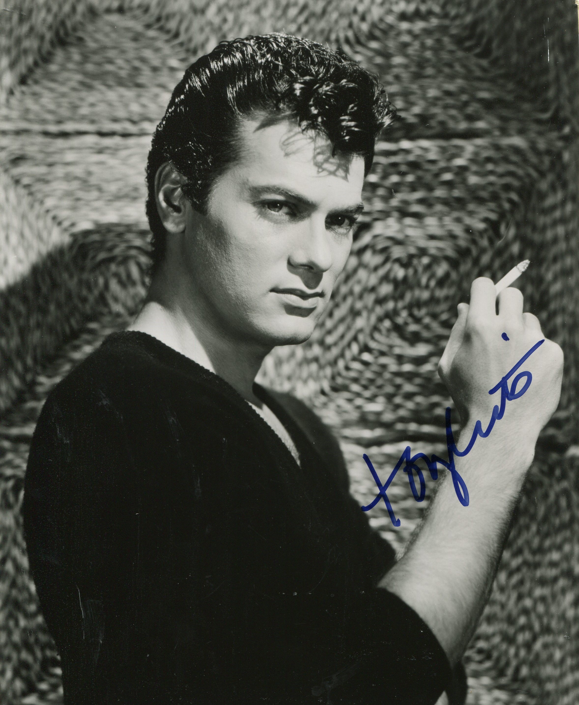 Tony Curtis – Movies & Autographed Portraits Through The Decades